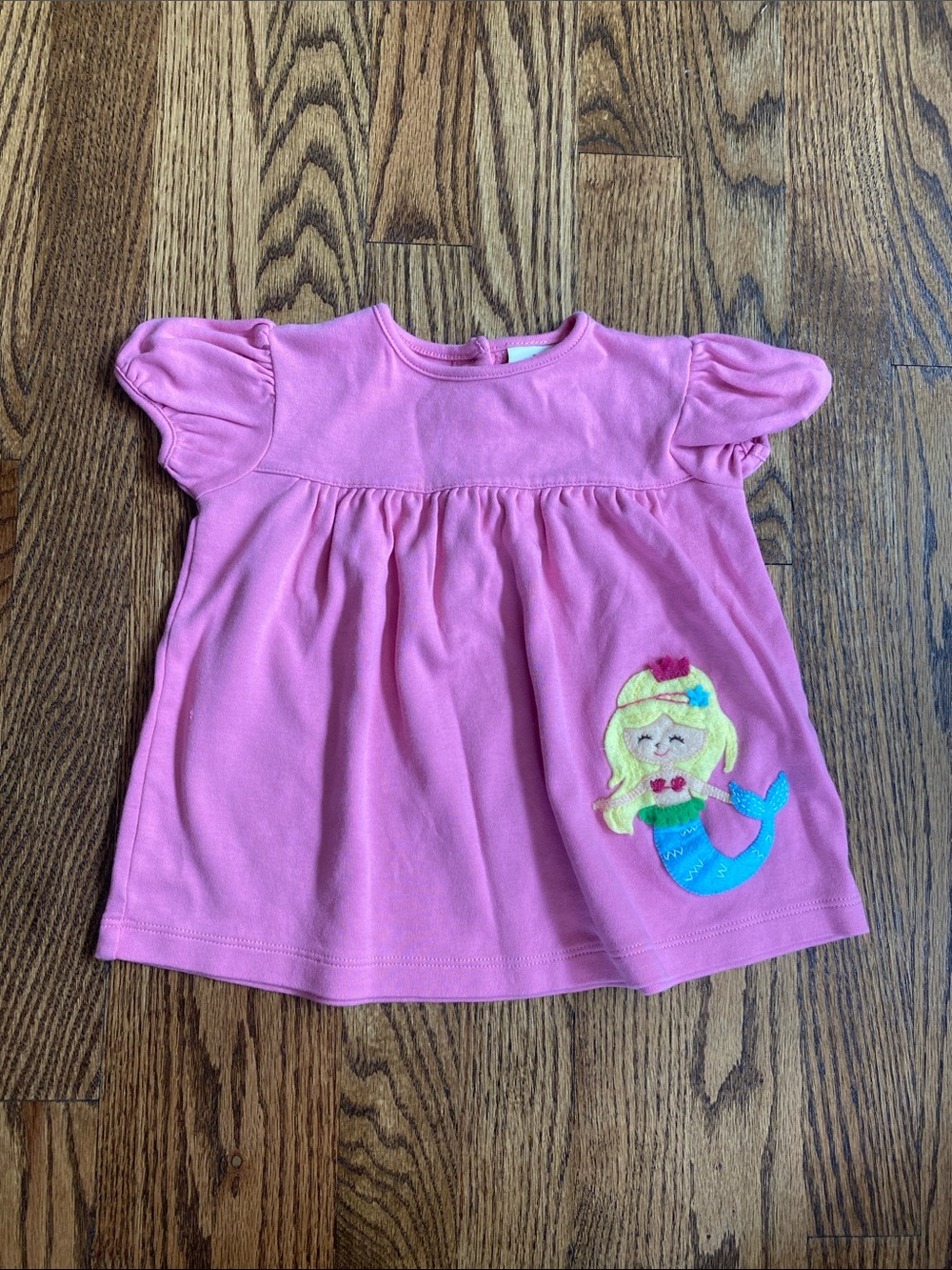 Luigi Kids pink mermaid appliqué puff sleeve shirt, size 2T. Excellent condition